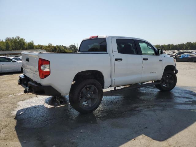  TOYOTA TUNDRA 2015 Белый