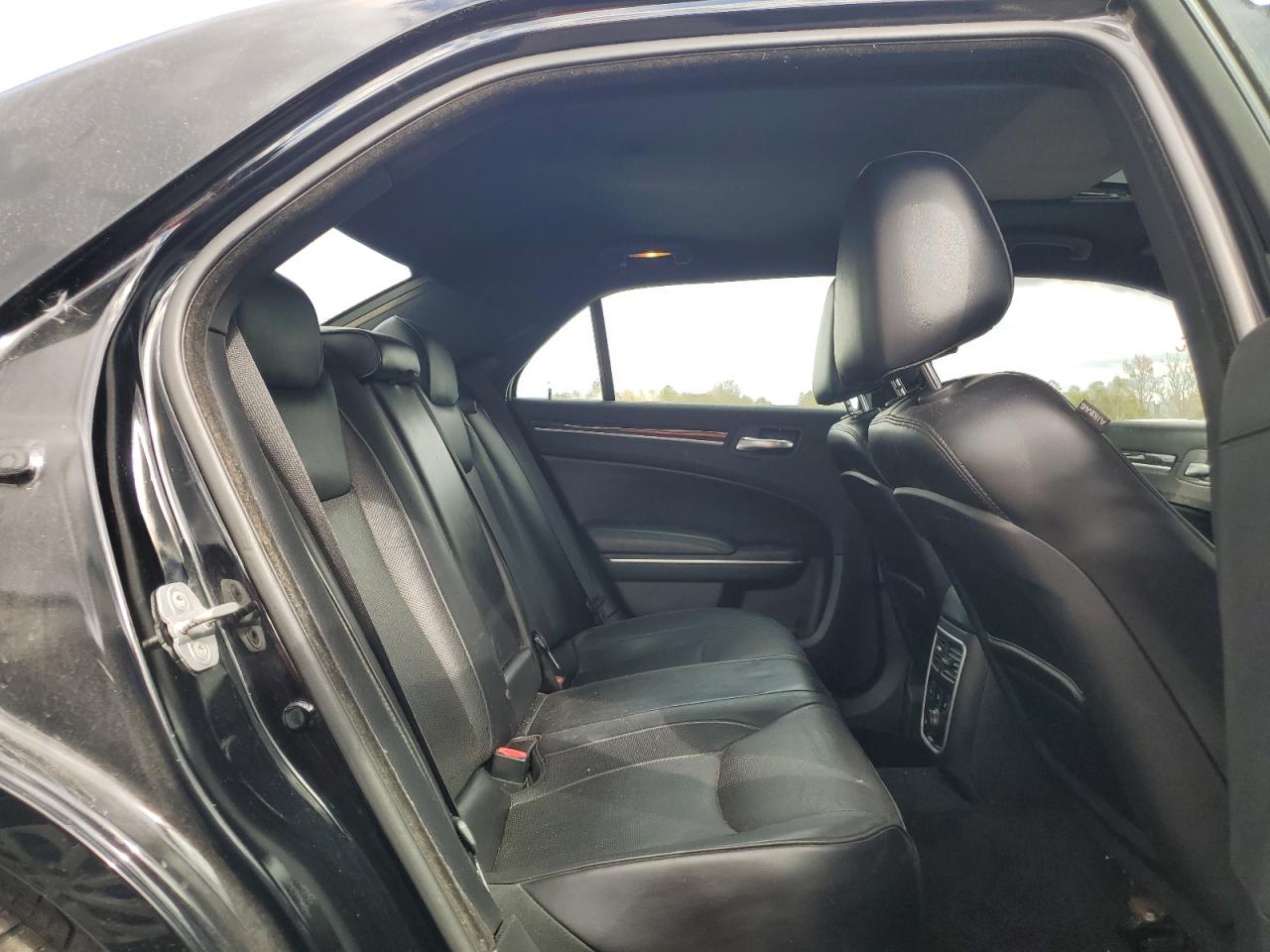 2012 Chrysler 300 - Image 10