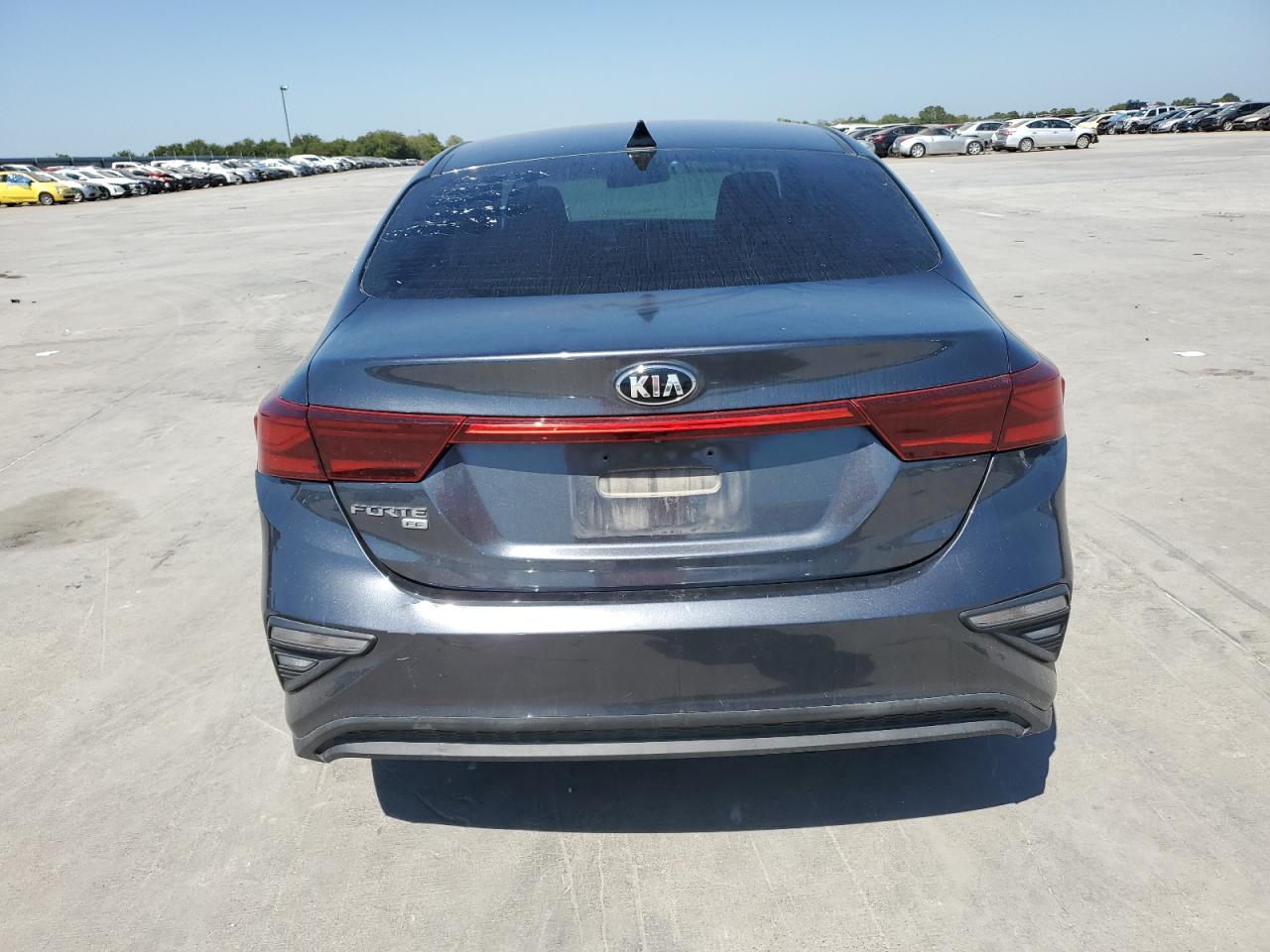 3KPF24AD0KE133056 2019 Kia Forte Fe