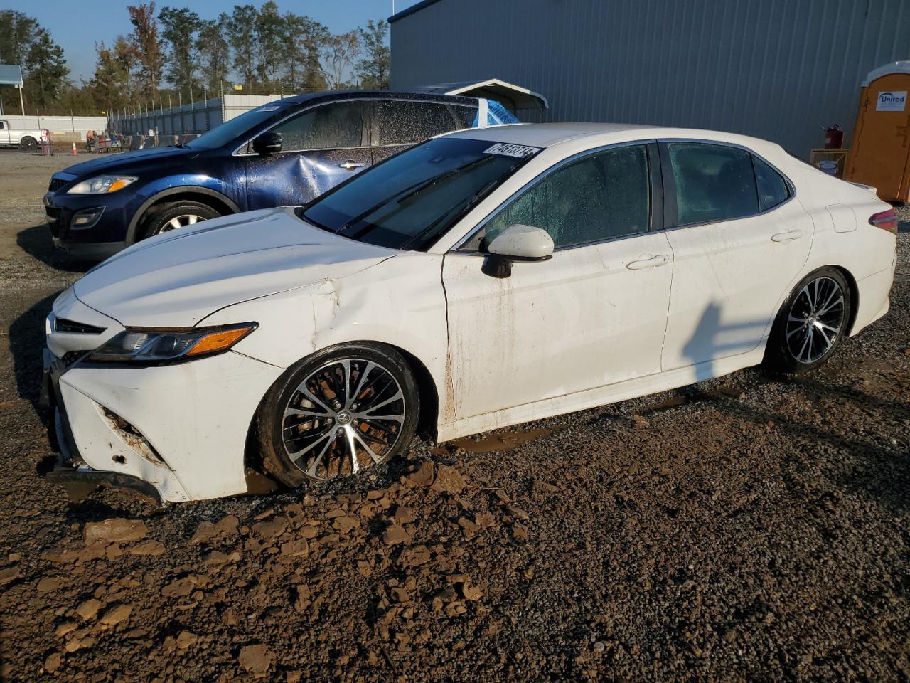 4T1B11HK5JU596052 2018 TOYOTA CAMRY - Image 1