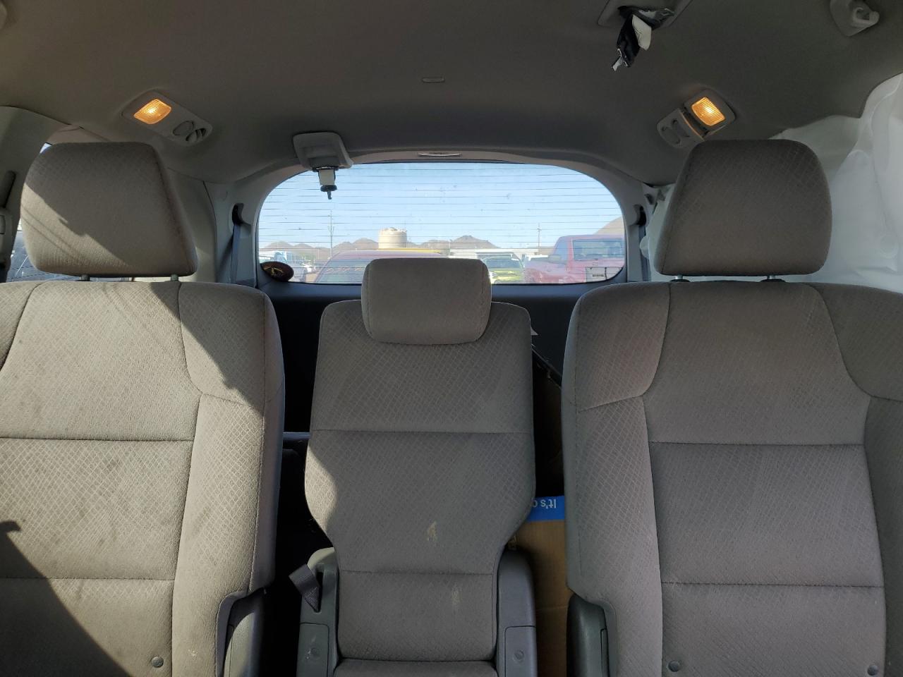 2017 Honda Odyssey - Image 10