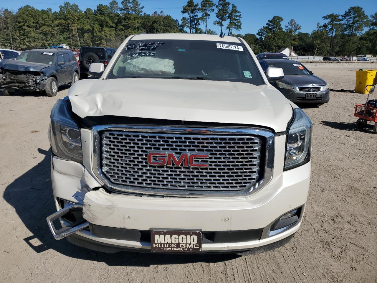 2015 GMC Yukon - Image 5