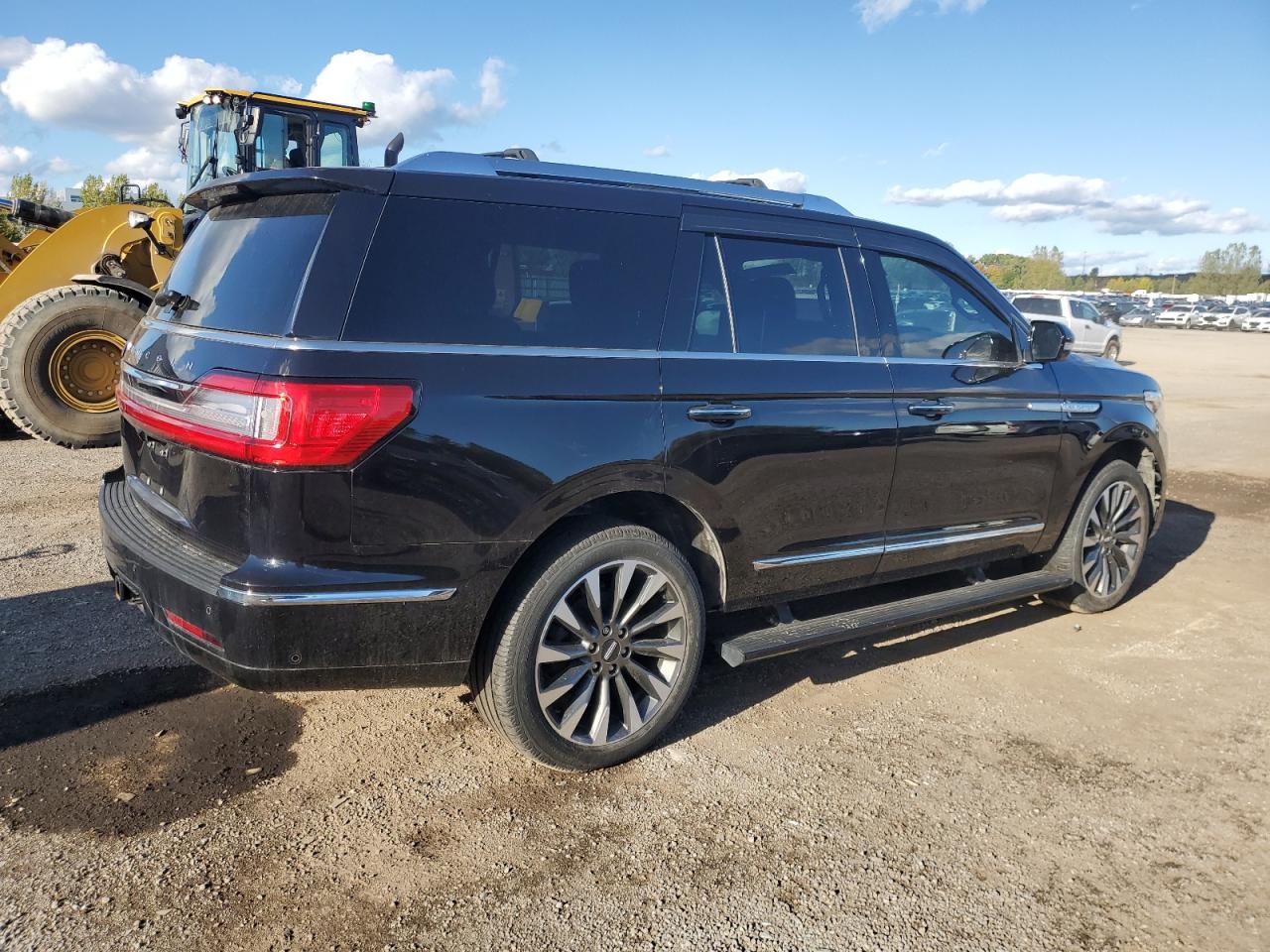 2021 Lincoln Navigator - Image 3
