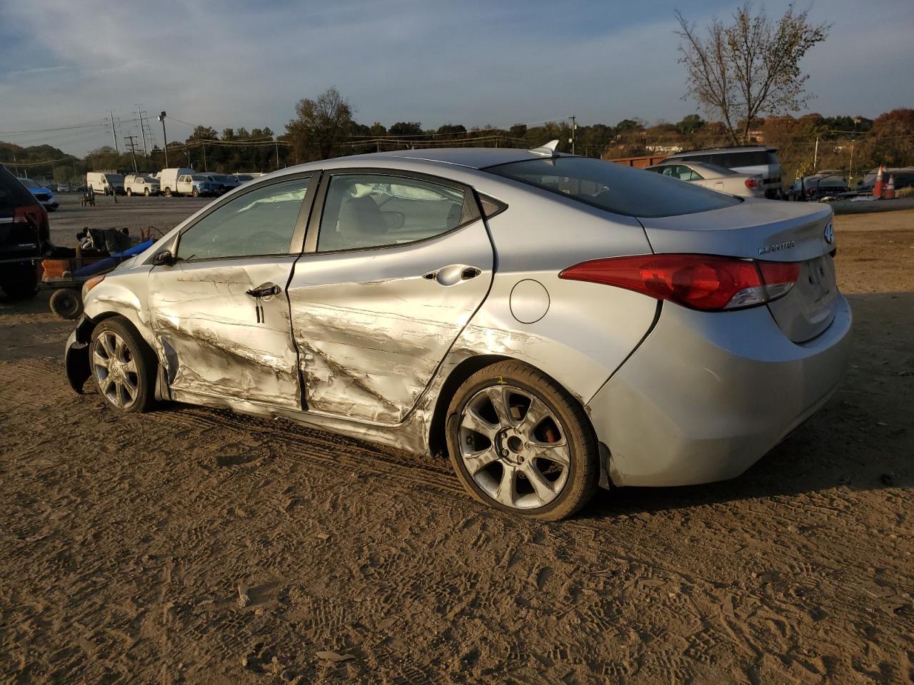 2012 Hyundai Elantra - Image 2