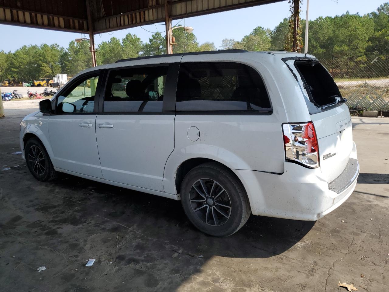 2018 Dodge Caravan - Image 2