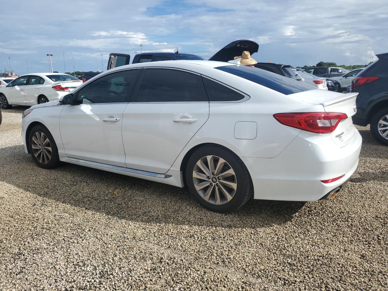 5NPE34AFXHH505436 2017 HYUNDAI SONATA - Image 2