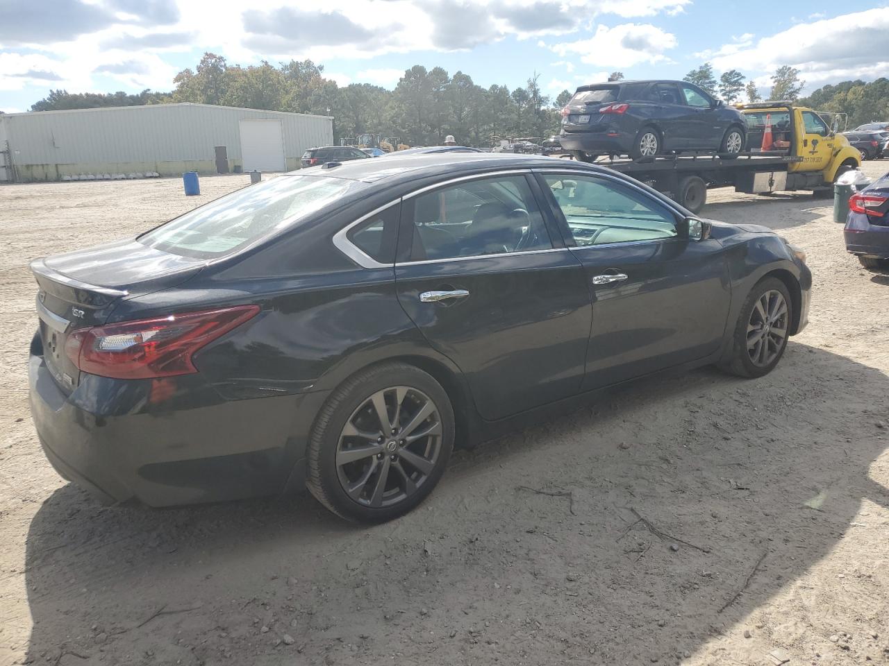 2018 Nissan Altima - Image 3