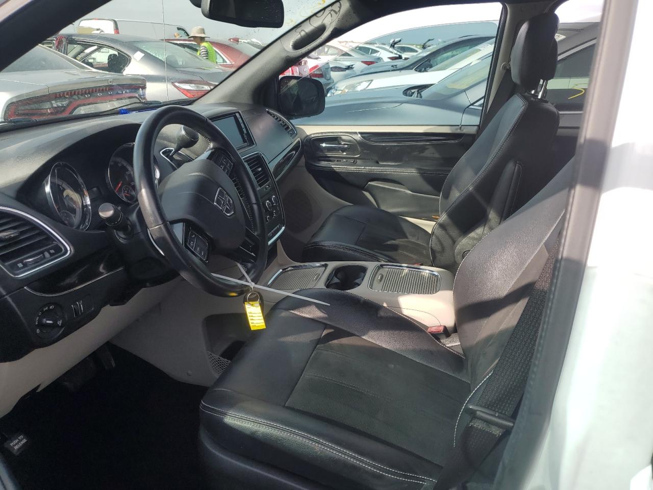 2019 Dodge Caravan - Image 7