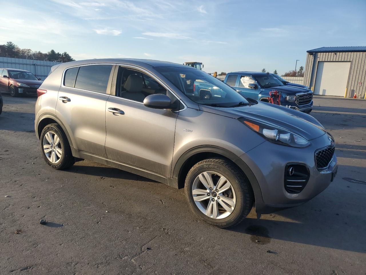 VIN KNDPMCAC8K7529932 2019 KIA SPORTAGE no.4