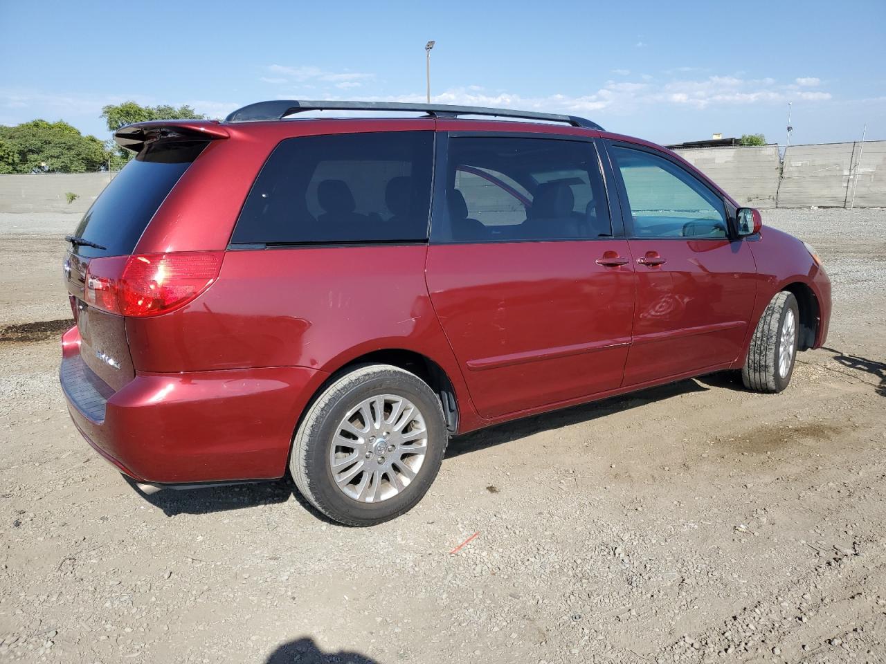 2007 Toyota Sienna - Image 3