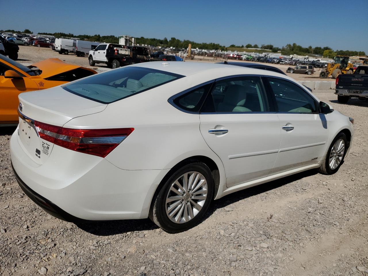 2014 Toyota Avalon - Image 3