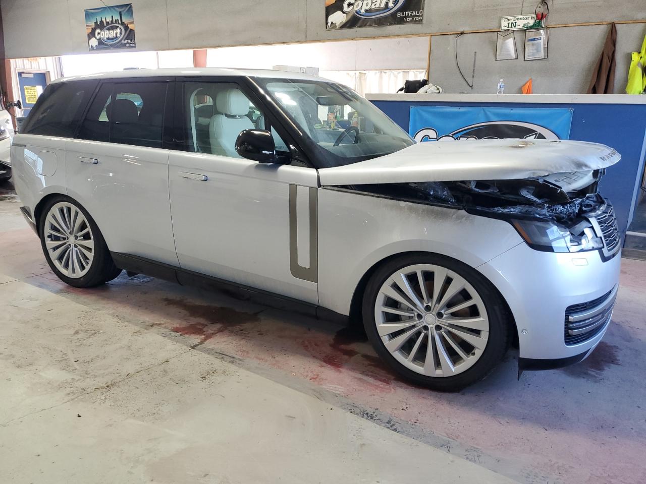 2024 Land Rover Range Rover - Image 4