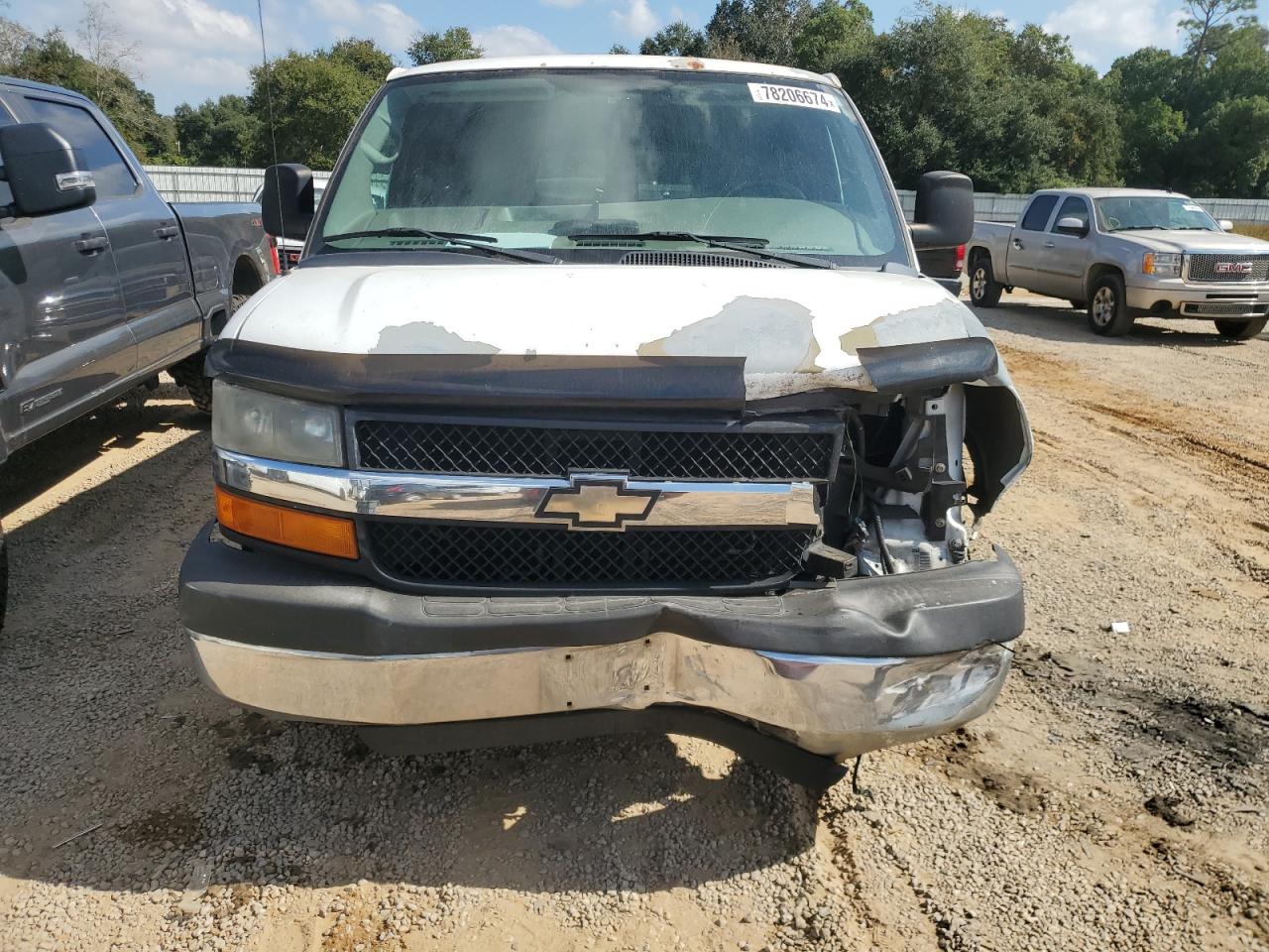 2012 Chevrolet Express - Image 5