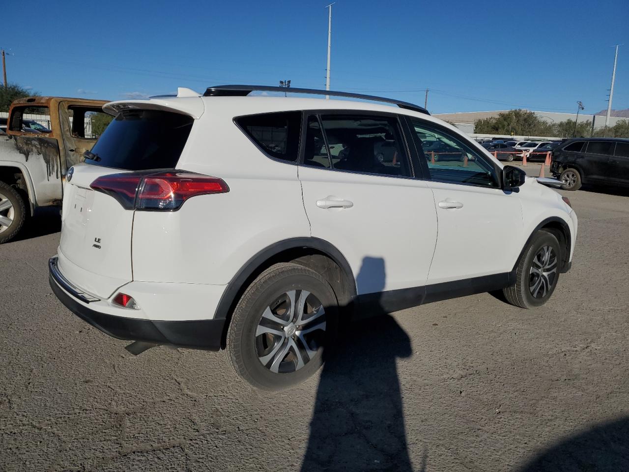 VIN 2T3BFREV2HW640556 2017 TOYOTA RAV4 no.3