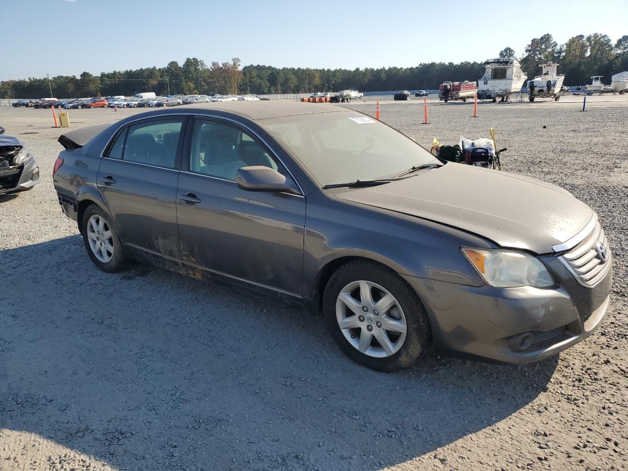 2010 Toyota Avalon - Image 4