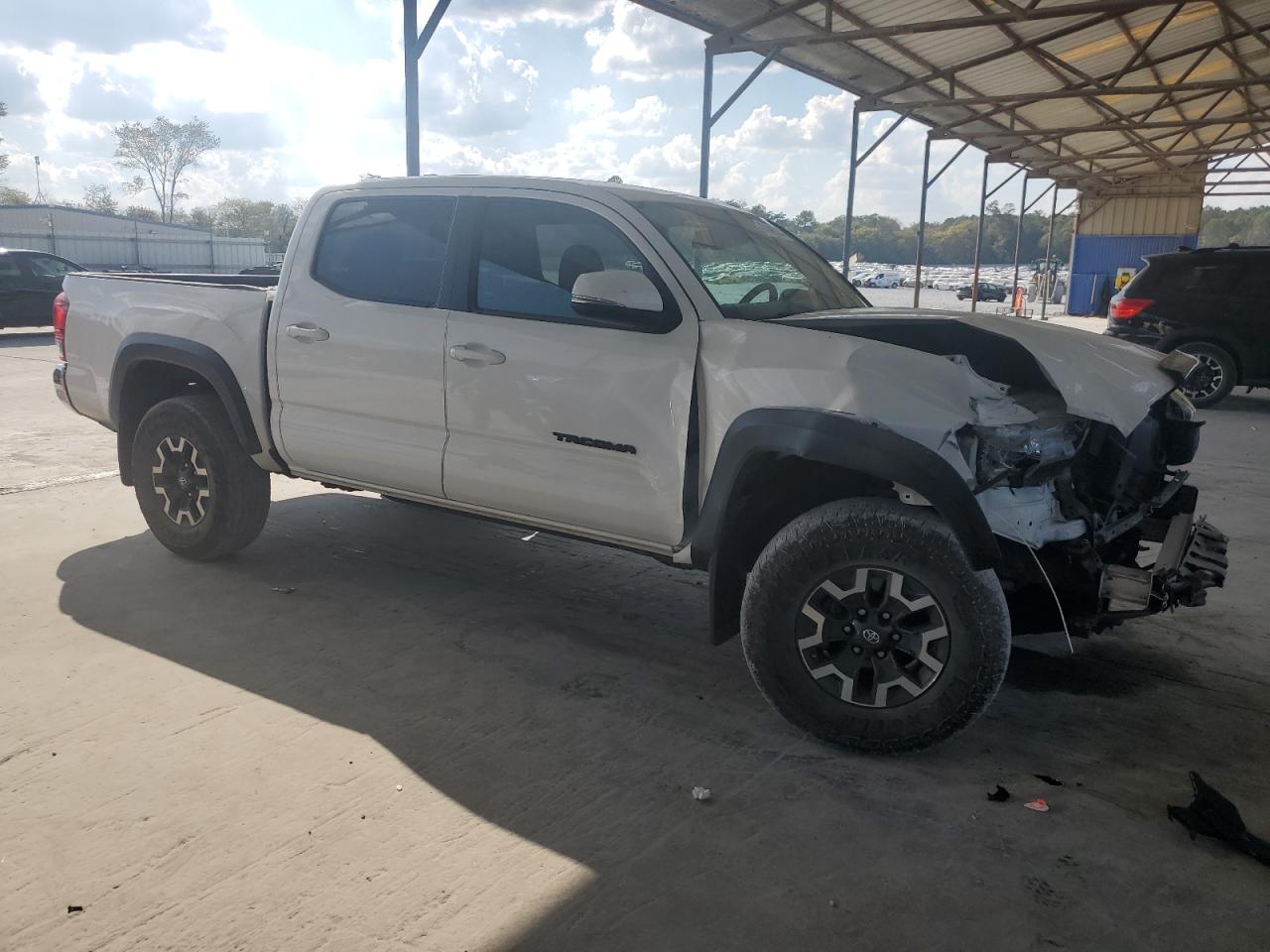 2018 Toyota Tacoma - Image 4