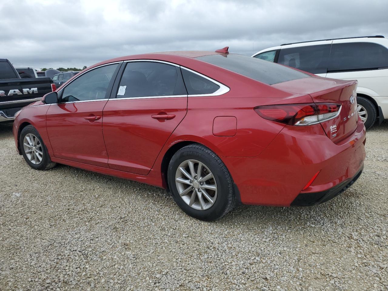 5NPE24AF9JH646071 2018 HYUNDAI SONATA - Image 2