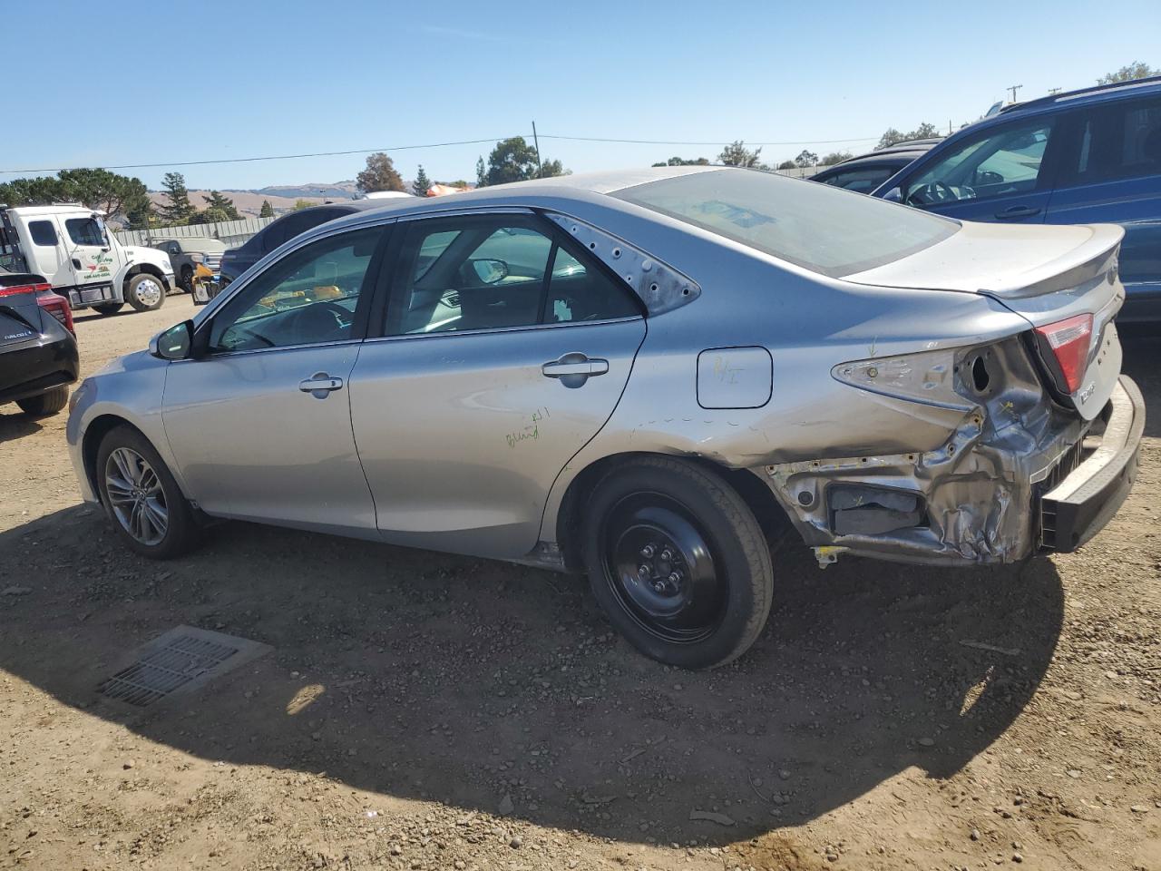 4T1BF1FK5HU378854 2017 TOYOTA CAMRY - Image 2