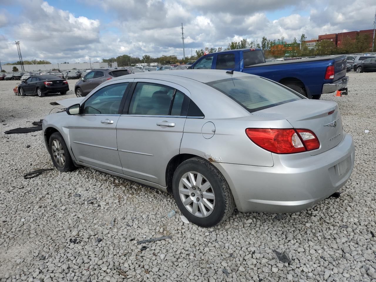 2008 Chrysler Sebring - Image 2