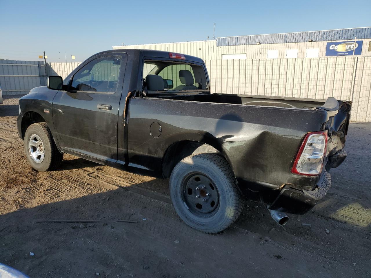 2015 RAM 1500 - Image 2