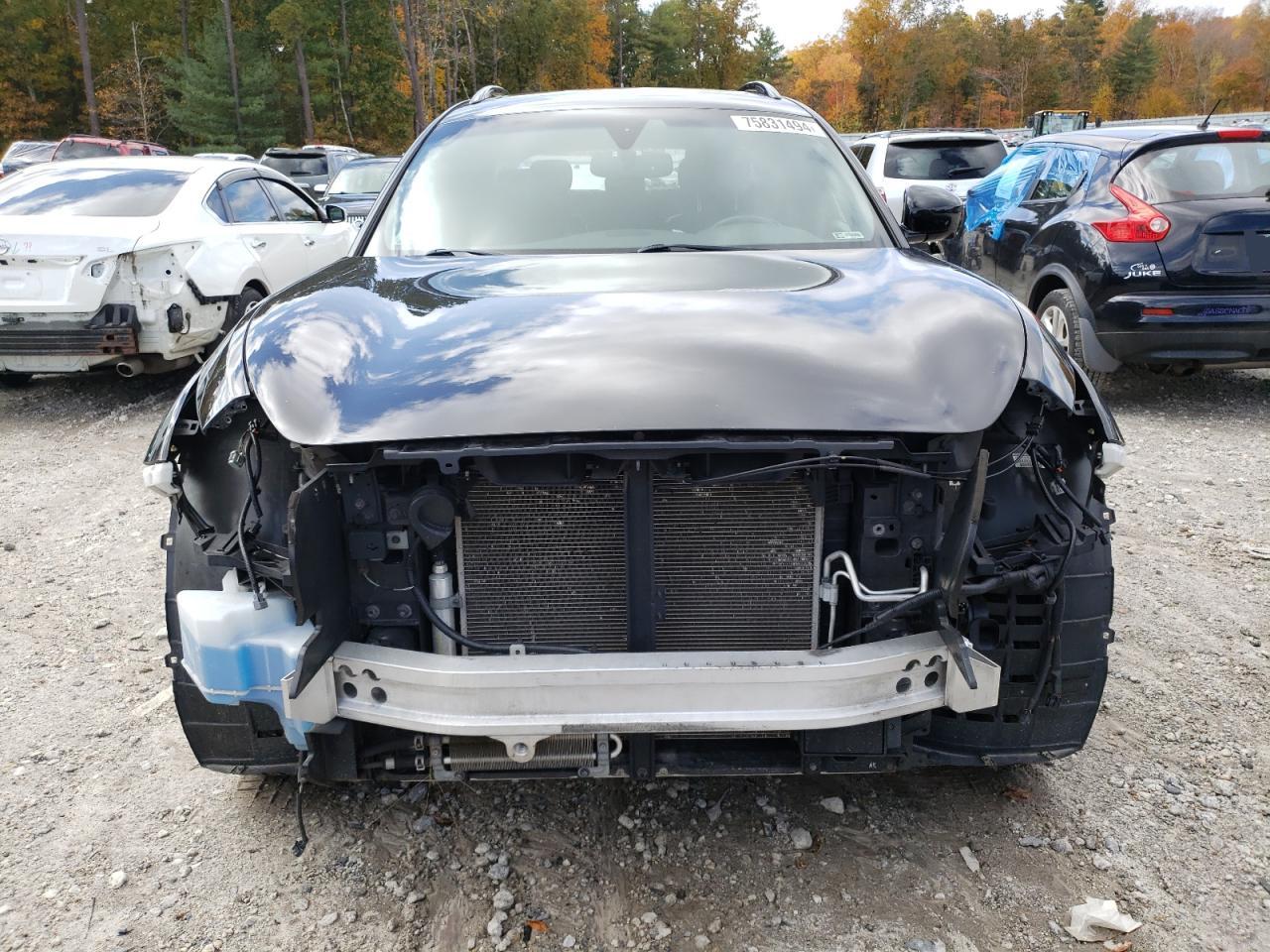 2017 Infiniti QX70 - Image 5
