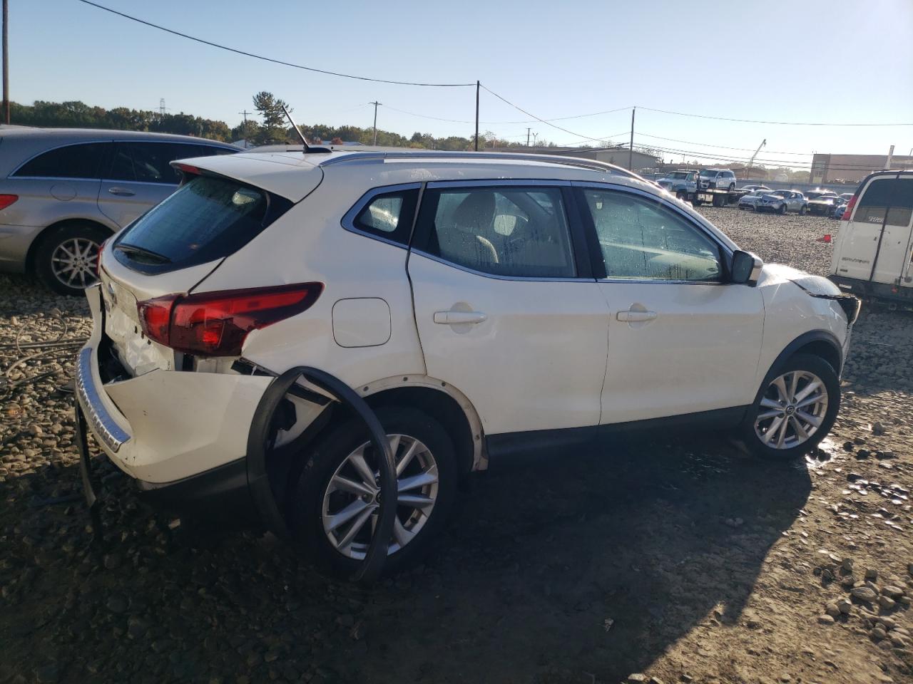 2019 Nissan Rogue - Image 3