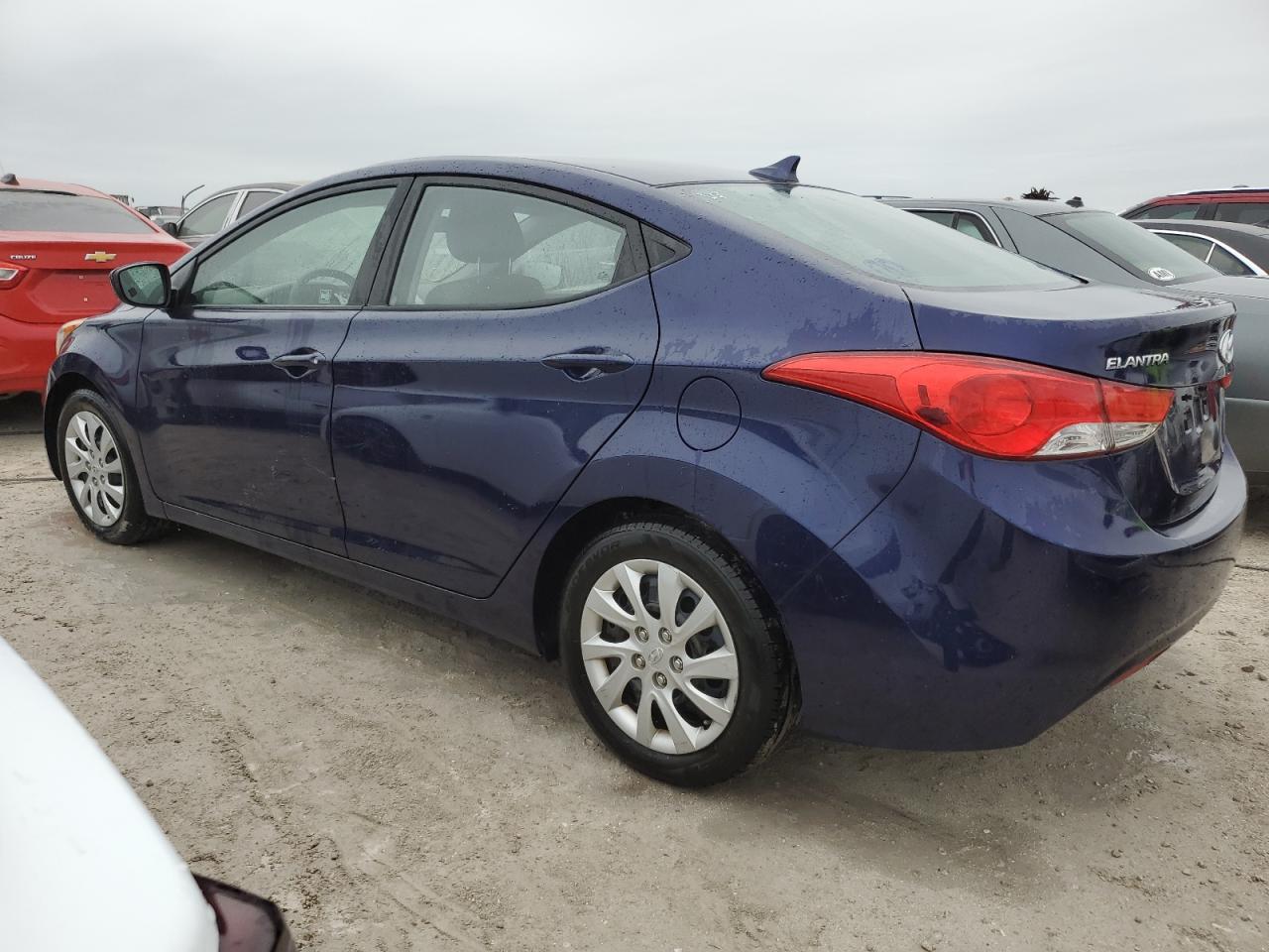 2012 Hyundai Elantra - Image 2