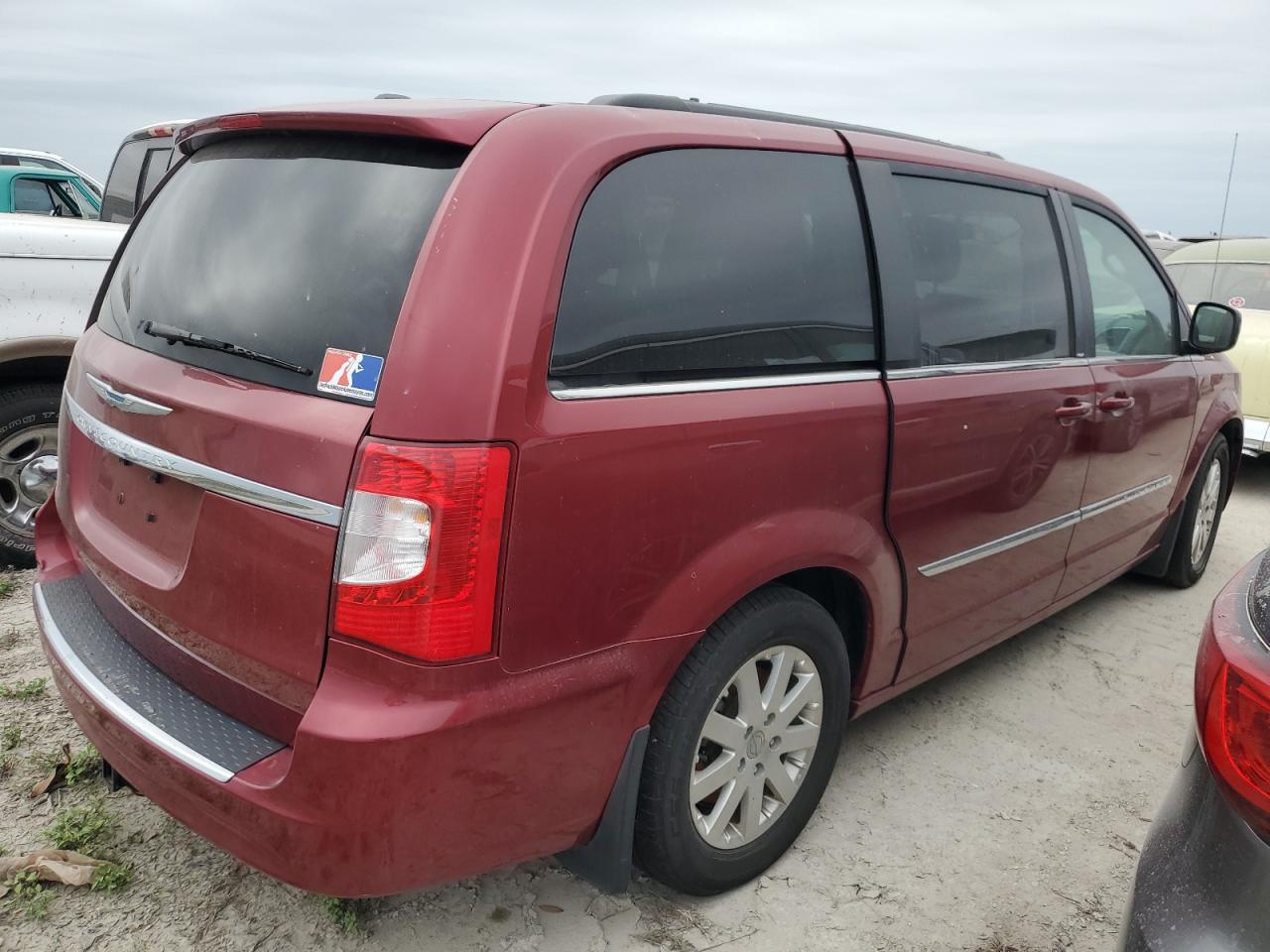 2014 Chrysler Town & Country - Image 3