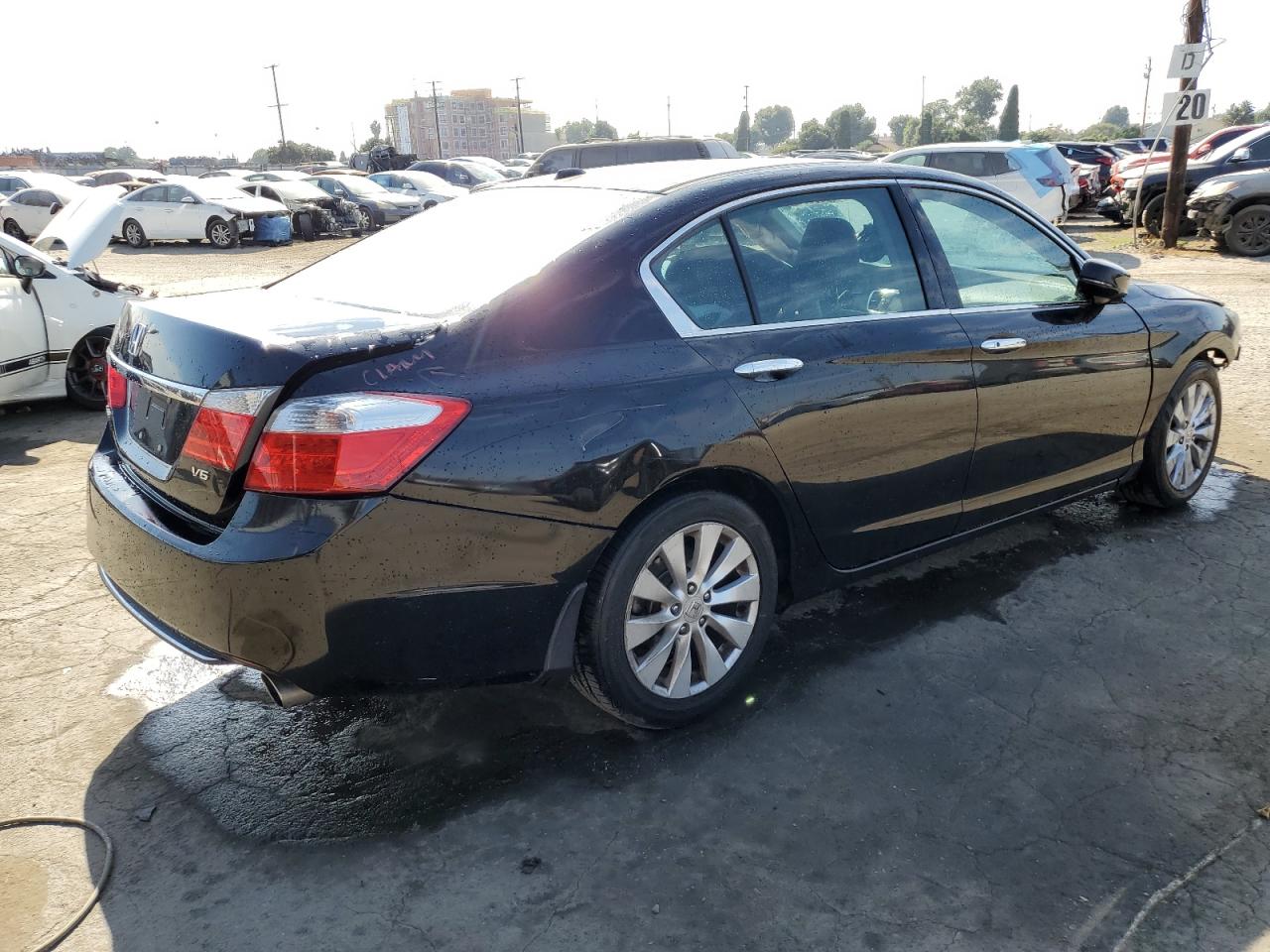 VIN 1HGCR3F86FA028276 2015 HONDA ACCORD no.3