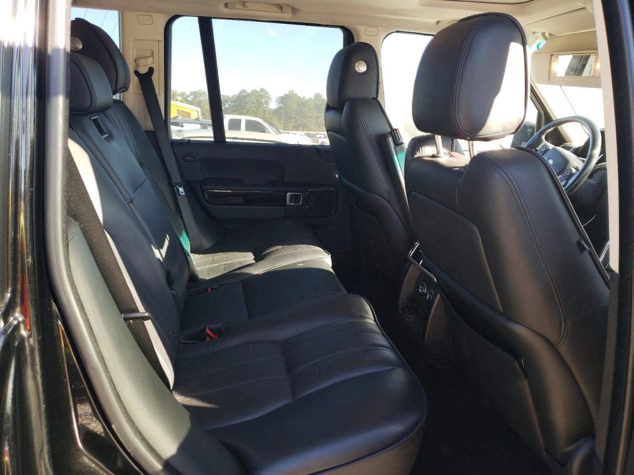 2011 Land Rover Range Rover - Image 11