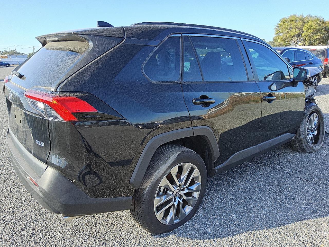 2023 Toyota RAV 4 - Image 3