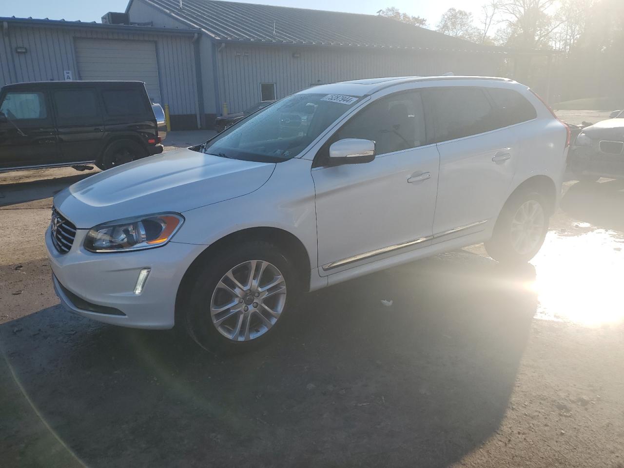 2016 Volvo XC60 - Image 1