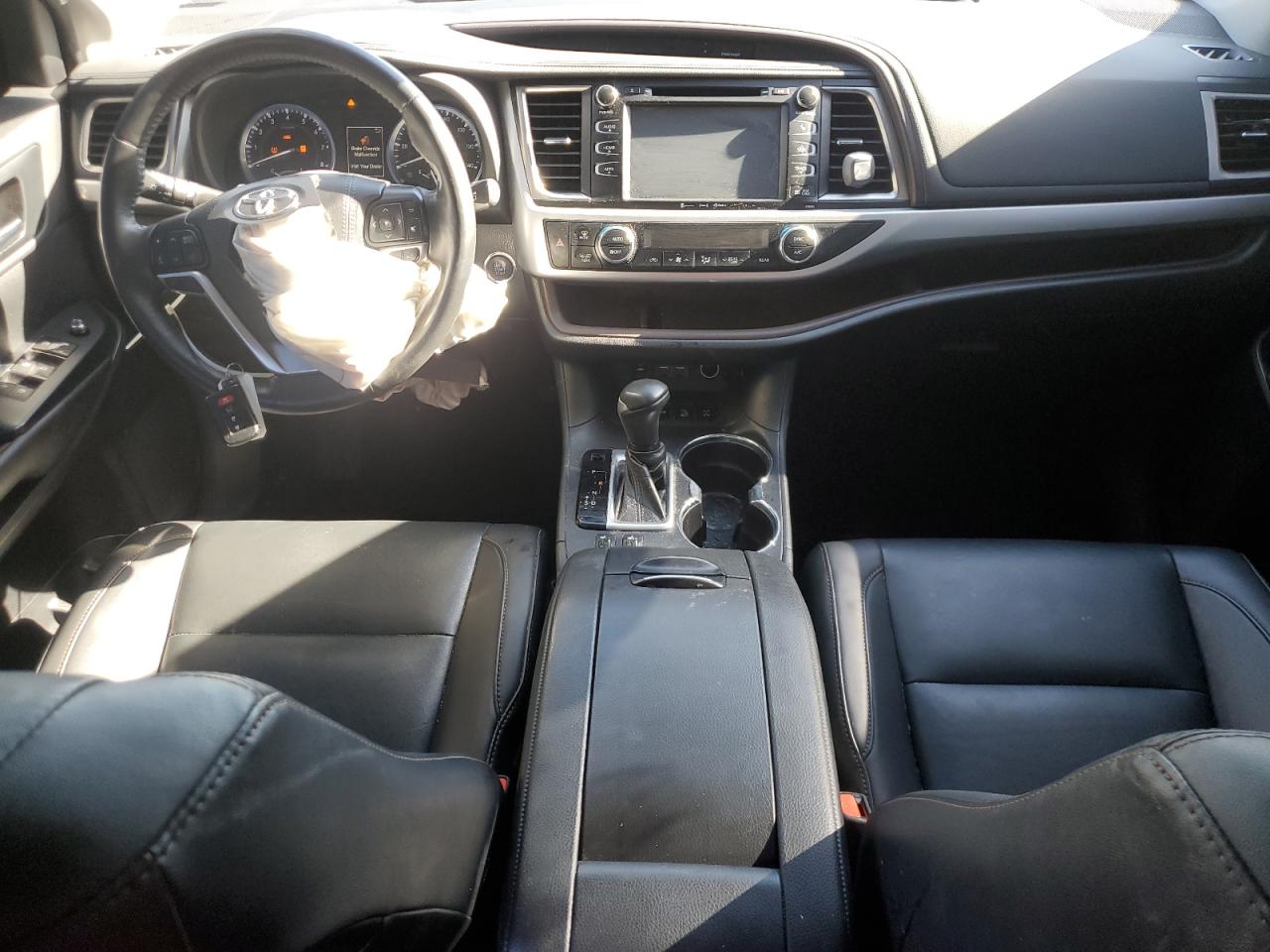 2019 Toyota Highlander - Image 8