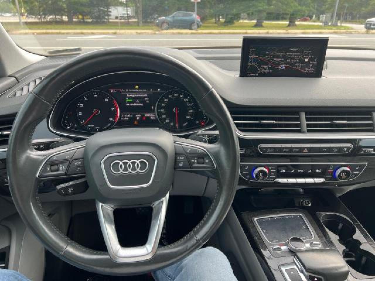 WA1LAAF70HD013978 2017 Audi Q7 Premium Plus