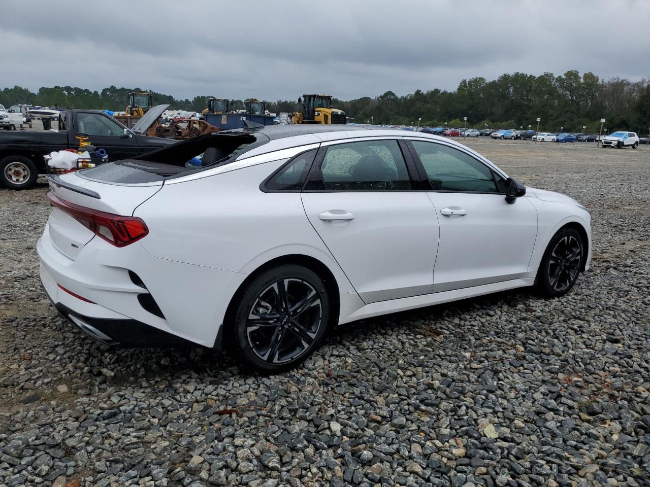 2023 Kia K5 - Image 3