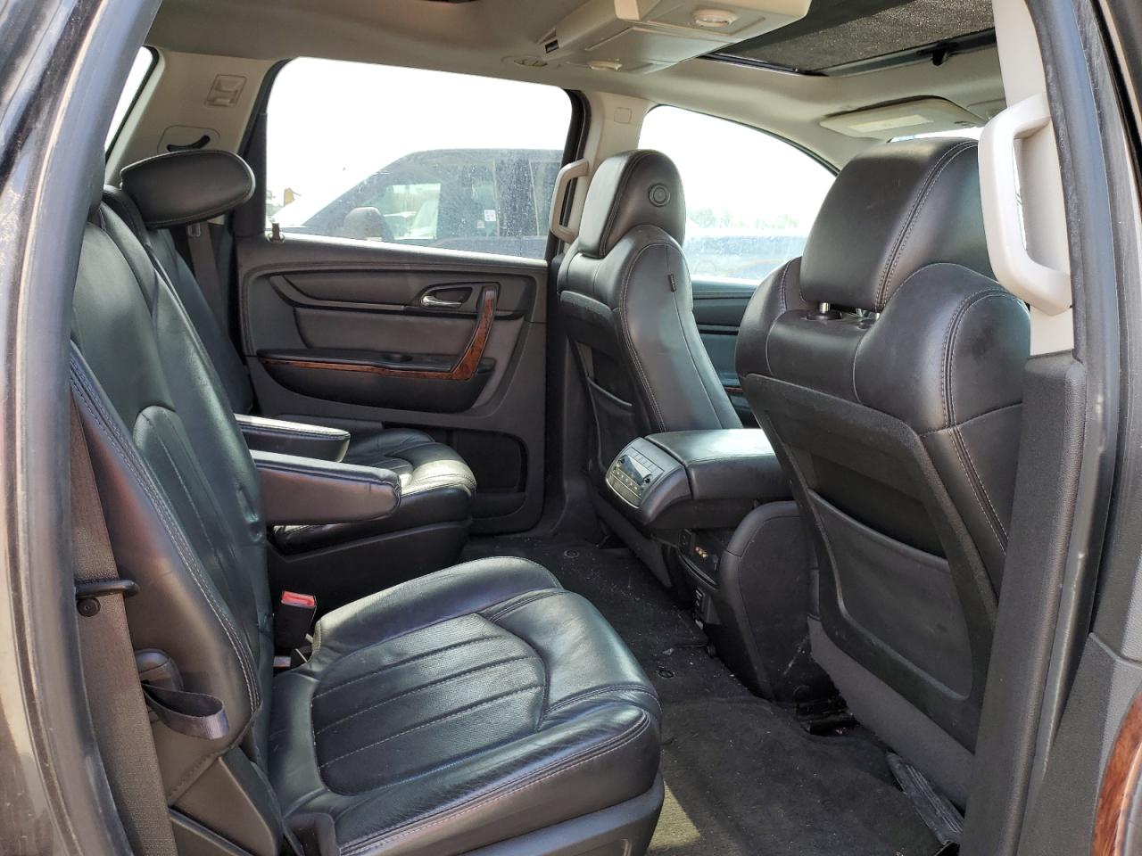 2014 Chevrolet Traverse - Image 11