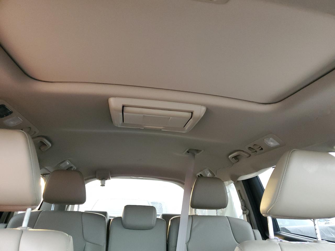 2016 Honda Odyssey - Image 10