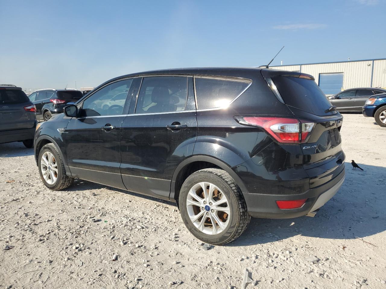 1FMCU0GD9HUC77983 2017 FORD ESCAPE - Image 2