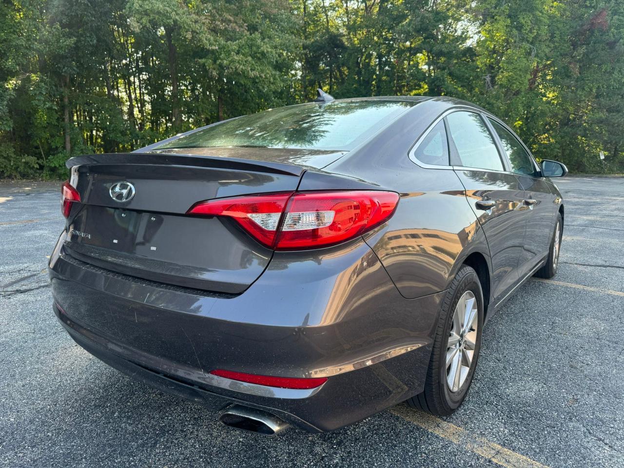 2017 Hyundai Sonata - Image 4