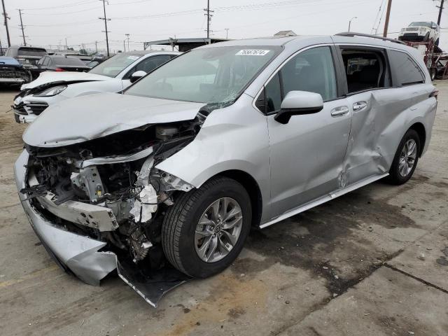 2022 Toyota Sienna Xle