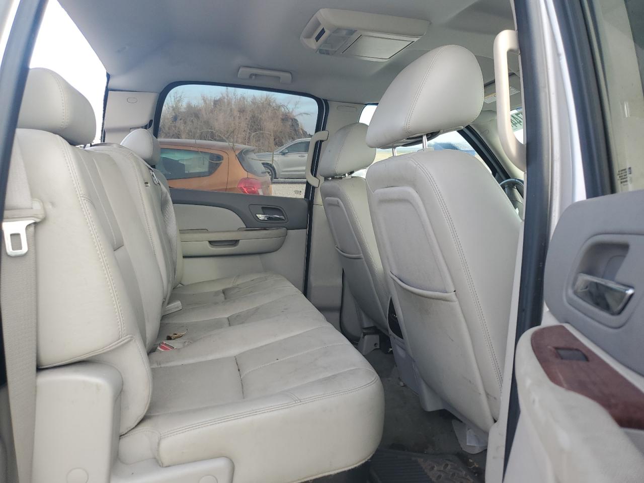 2010 GMC Sierra - Image 10