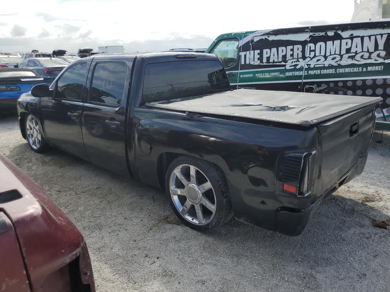 2008 Chevrolet Silverado - Image 2