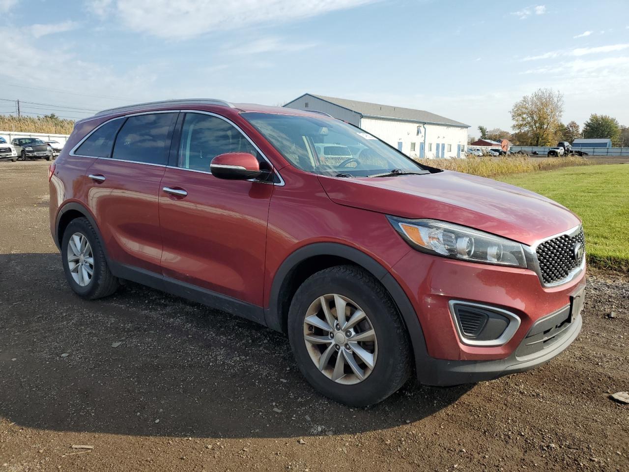 VIN 5XYPG4A38HG255737 2017 KIA SORENTO no.4