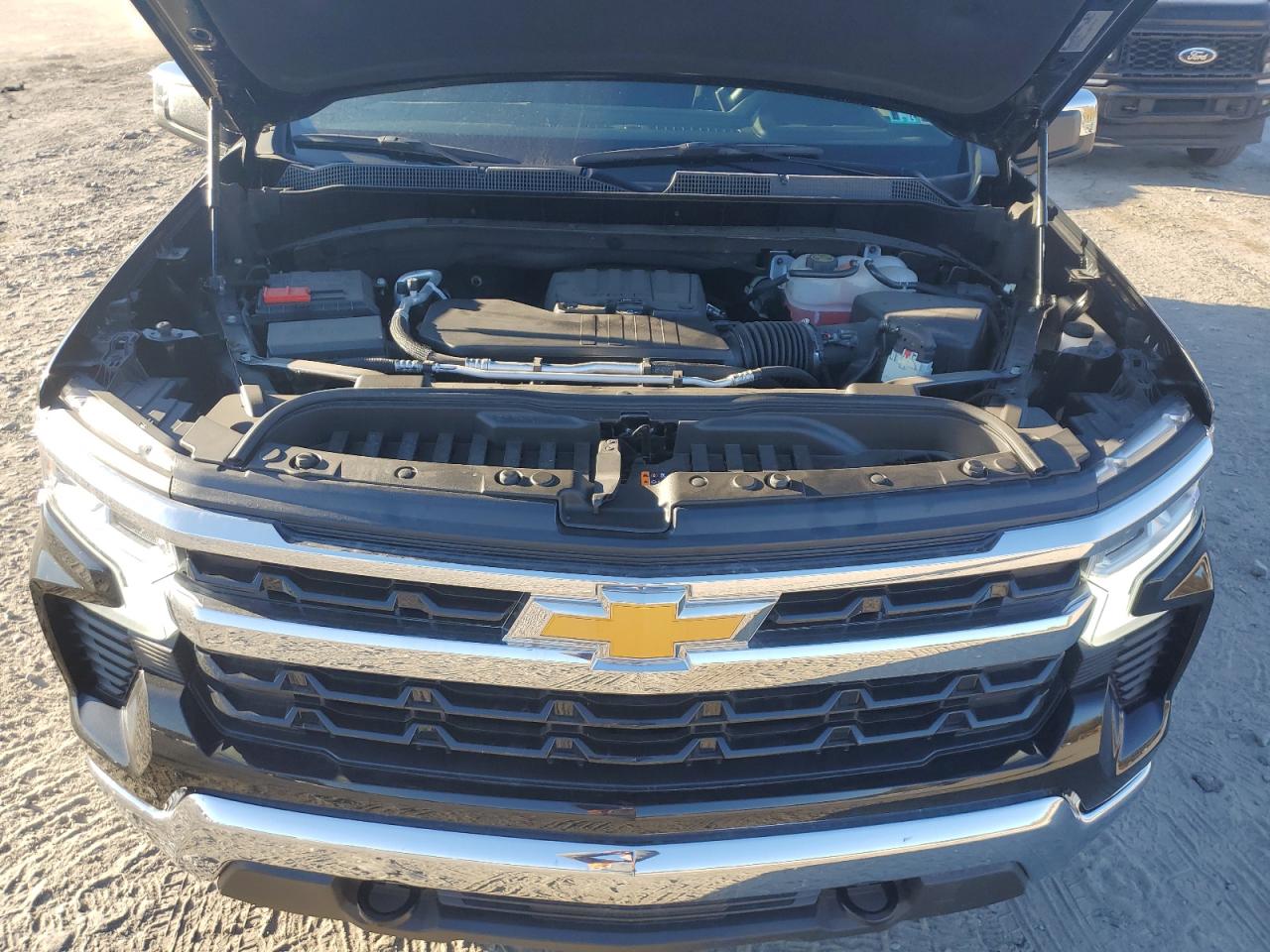 2023 Chevrolet Silverado - Image 11