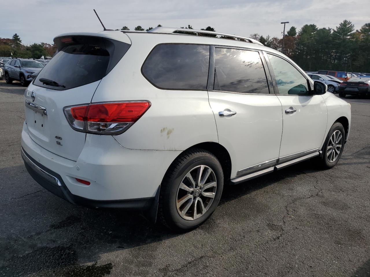 2014 Nissan Pathfinder - Image 3