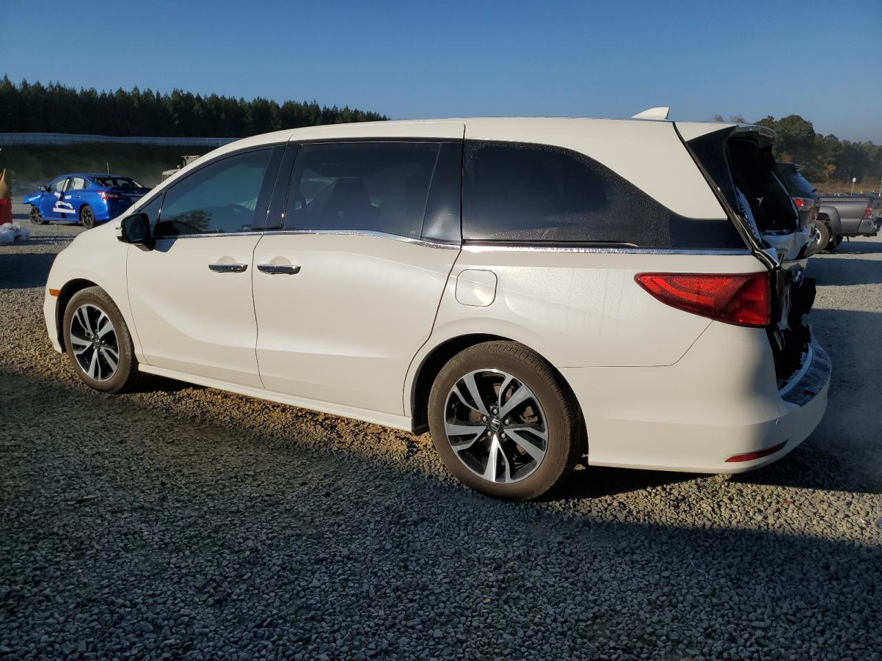 2018 Honda Odyssey - Image 2