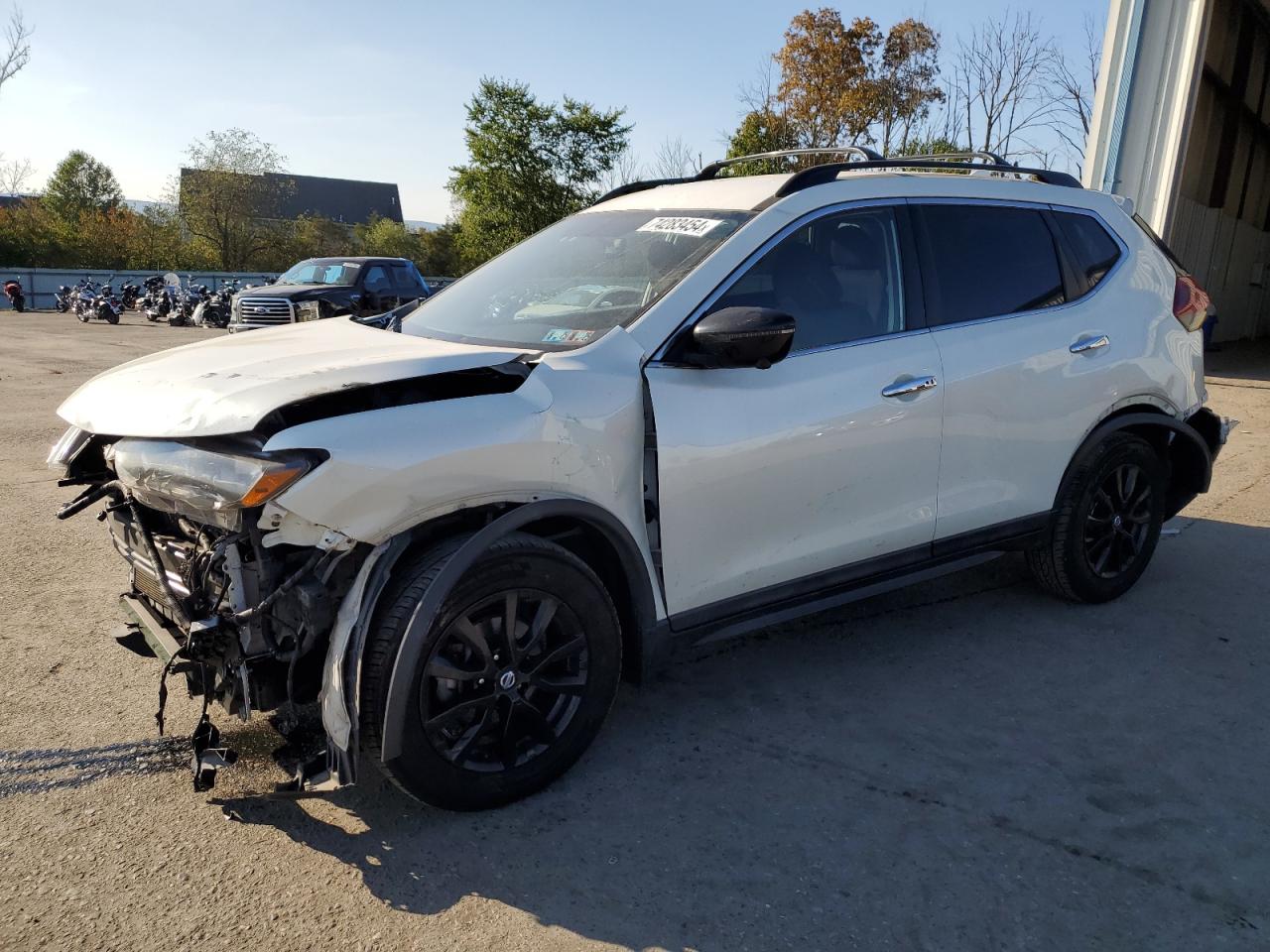 5N1AT2MV6JC820401 2018 NISSAN ROGUE - Image 1