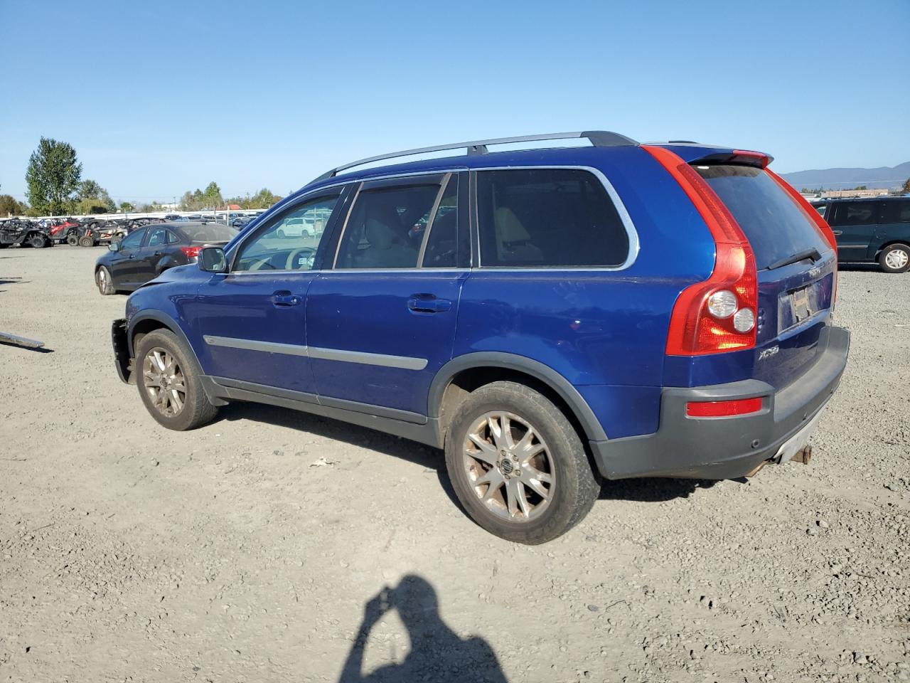 2006 Volvo XC90 - Image 2