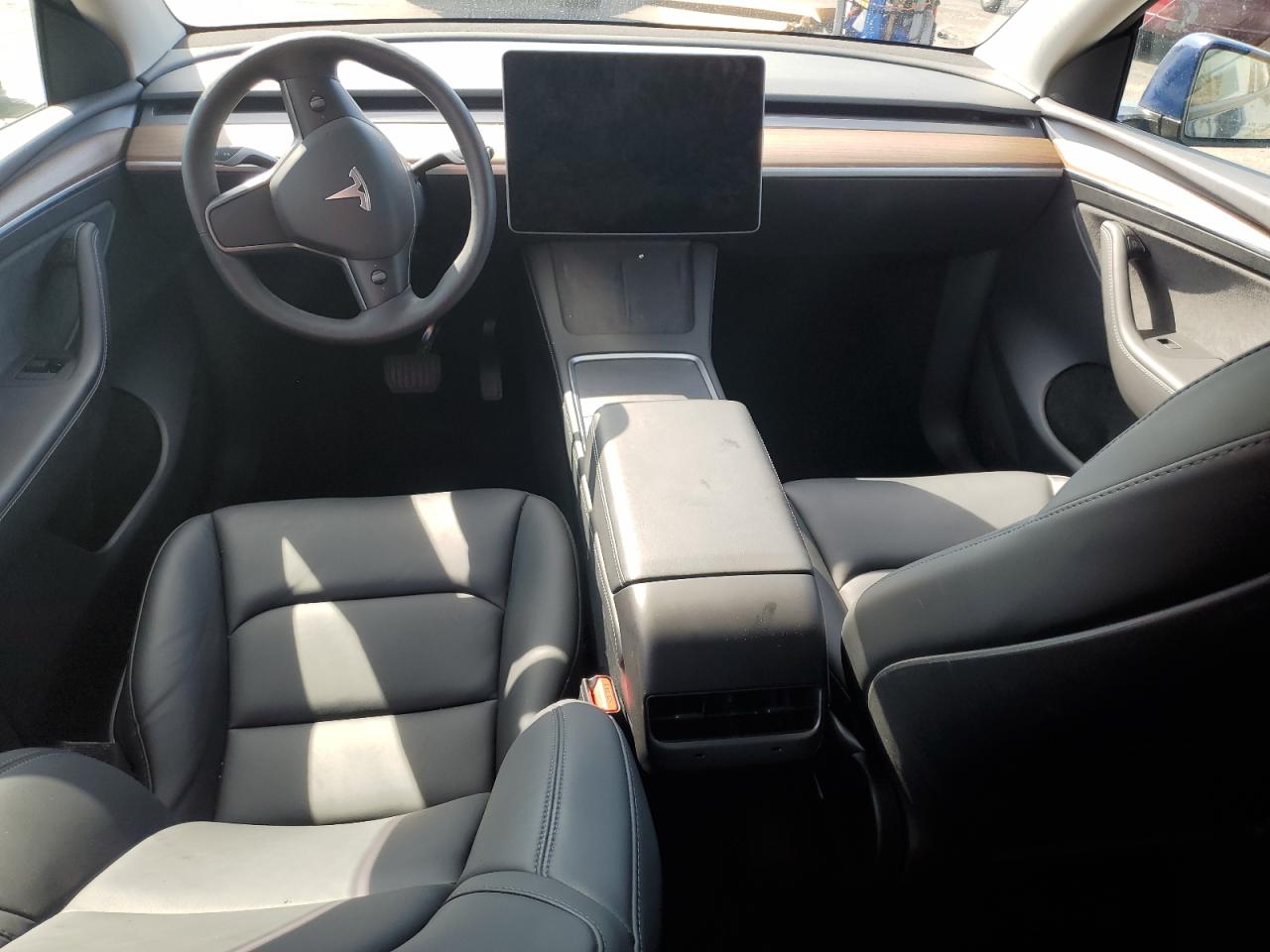 2024 Tesla Model Y VIN: 7SAYGDEE1RF073499 Lot: 75570674