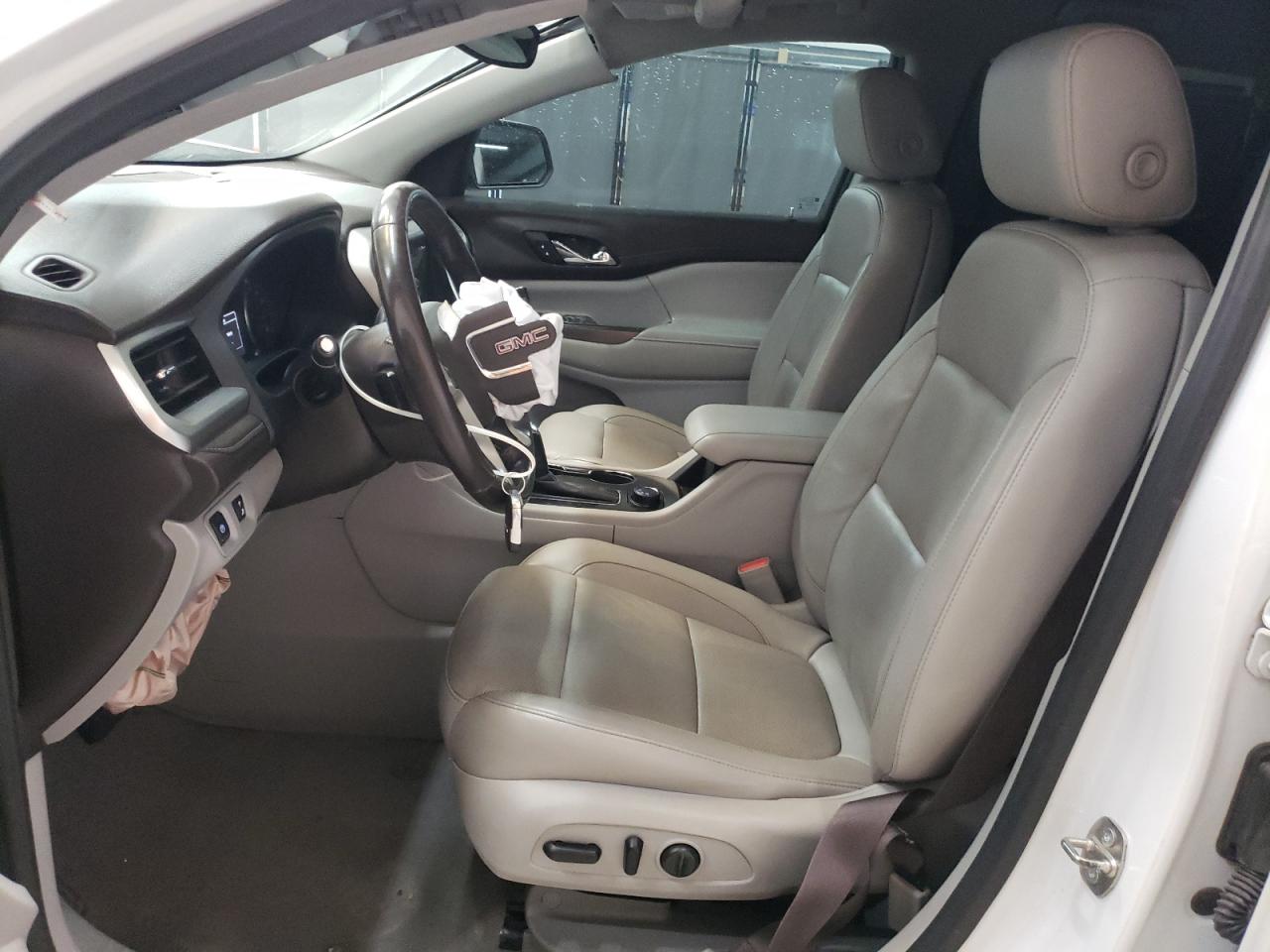2019 GMC Acadia - Image 7